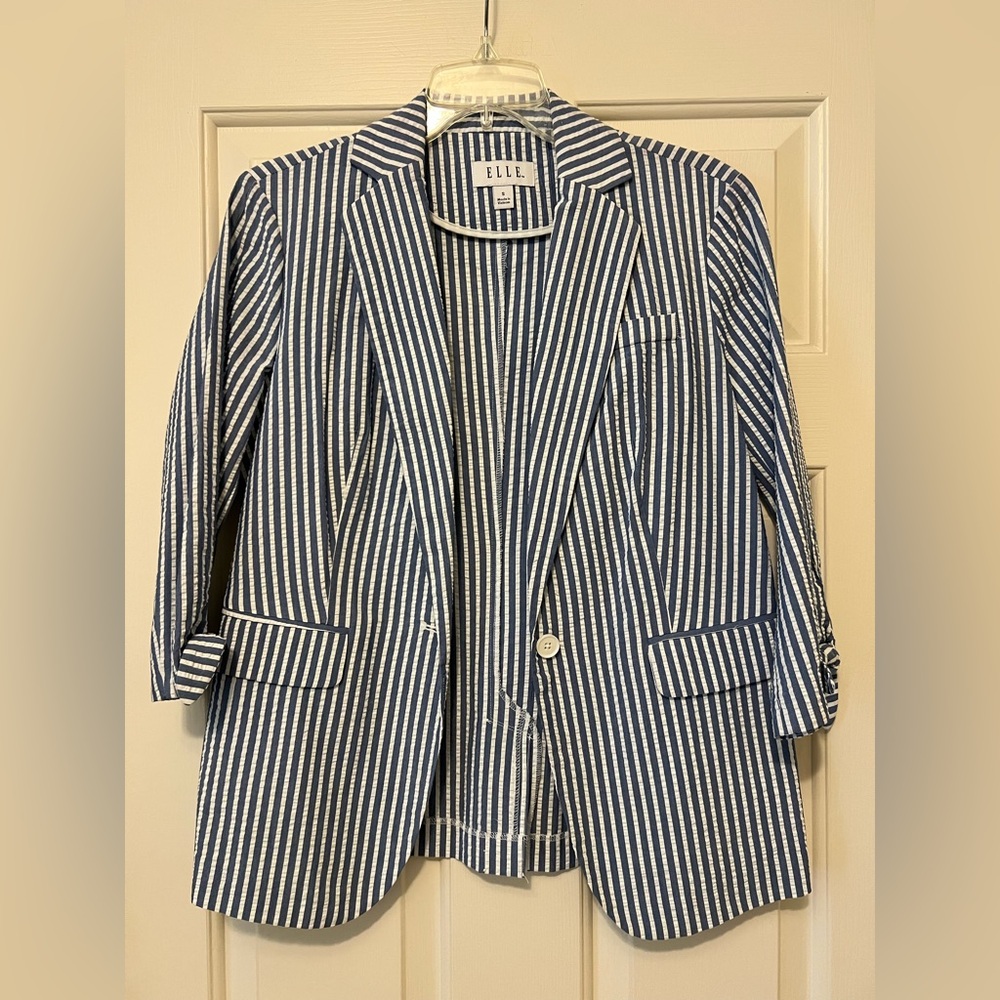 Elle Blue and White Striped Seersucker Blazer Women’s Size Small